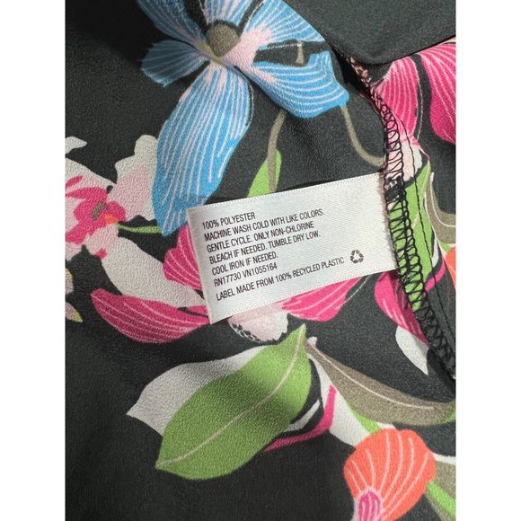 A NEW DAY Button Up, Size Large - Picture 5 of 5